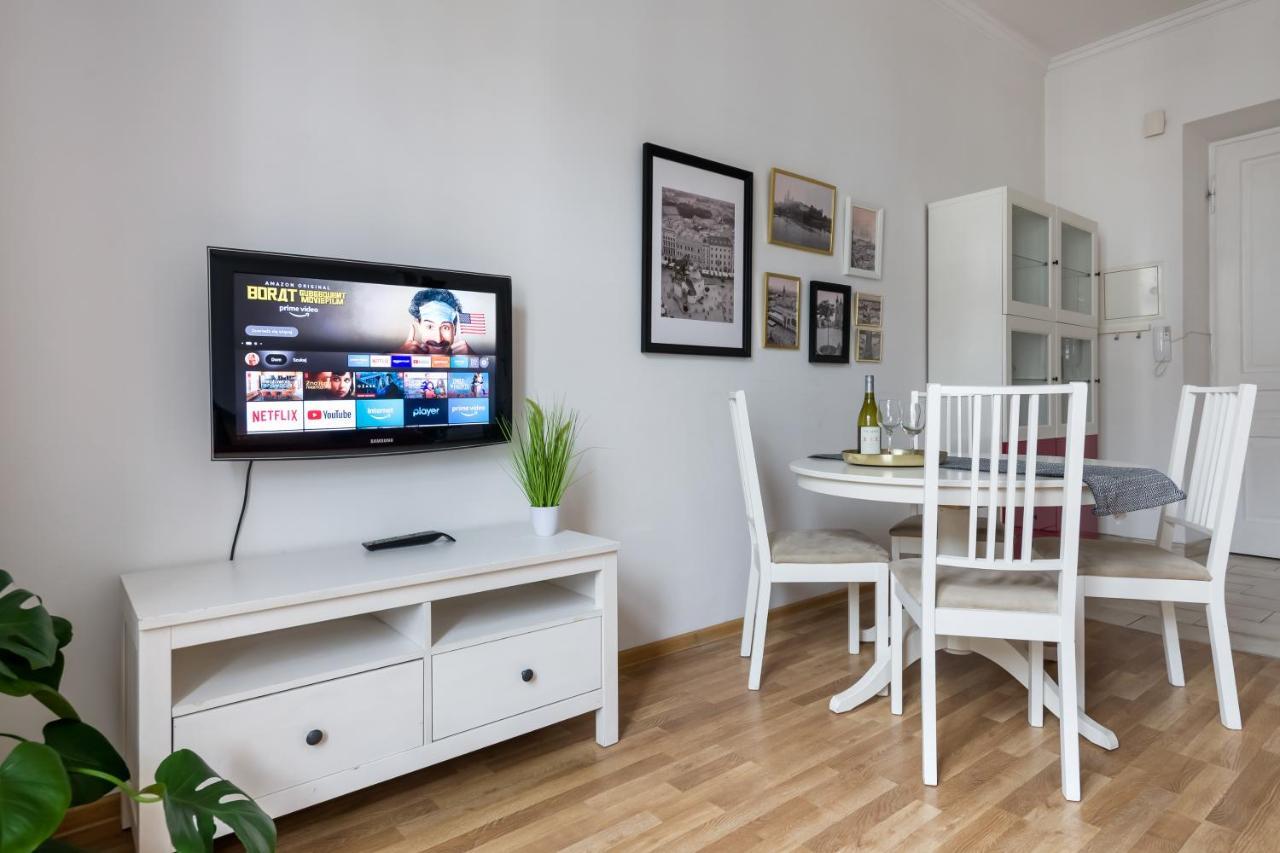 Discover Krakow Apartments - 3 Rakowicka St - Classic Apartments Near Main Station - Netflix Esterno foto