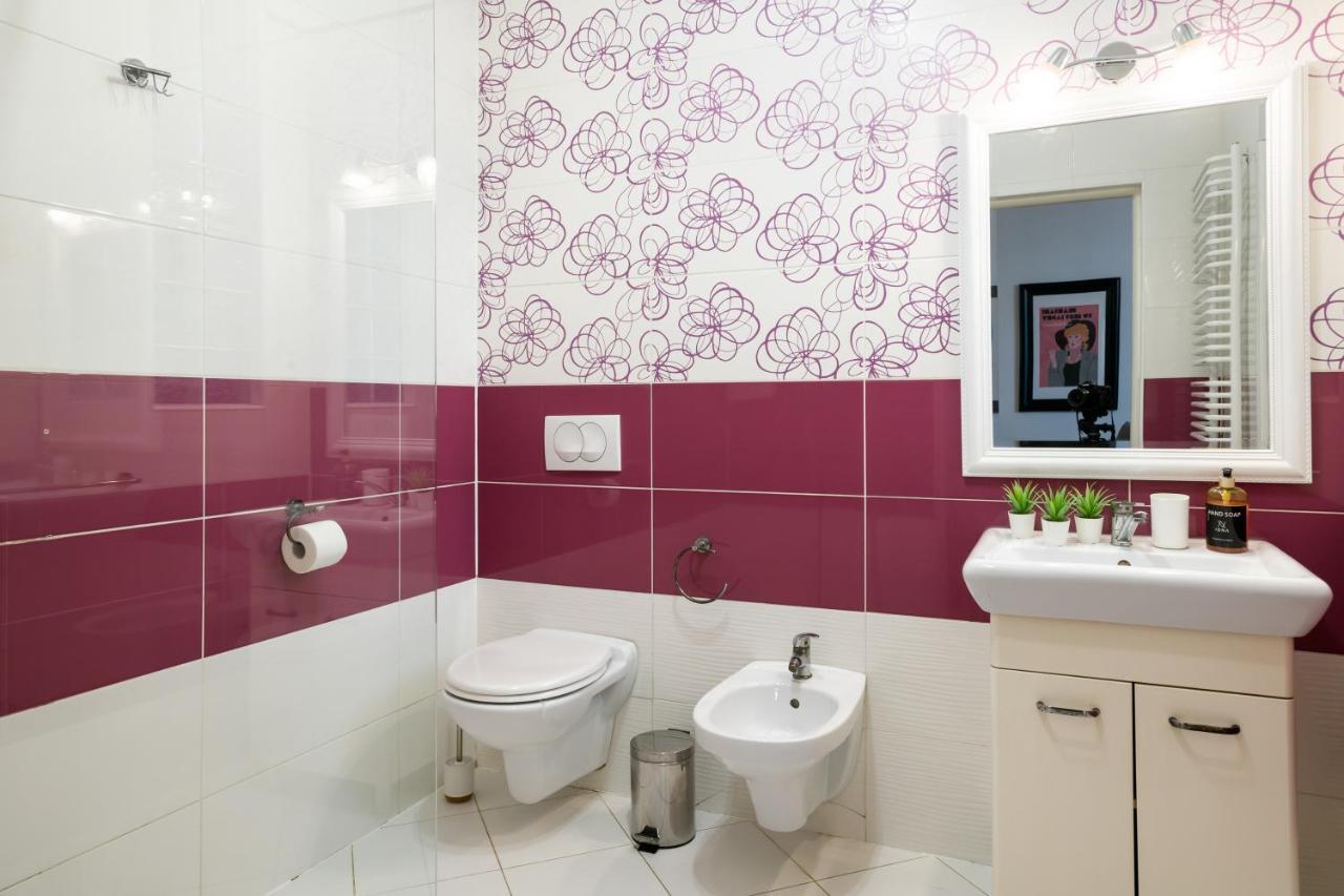 Discover Krakow Apartments - 3 Rakowicka St - Classic Apartments Near Main Station - Netflix Esterno foto