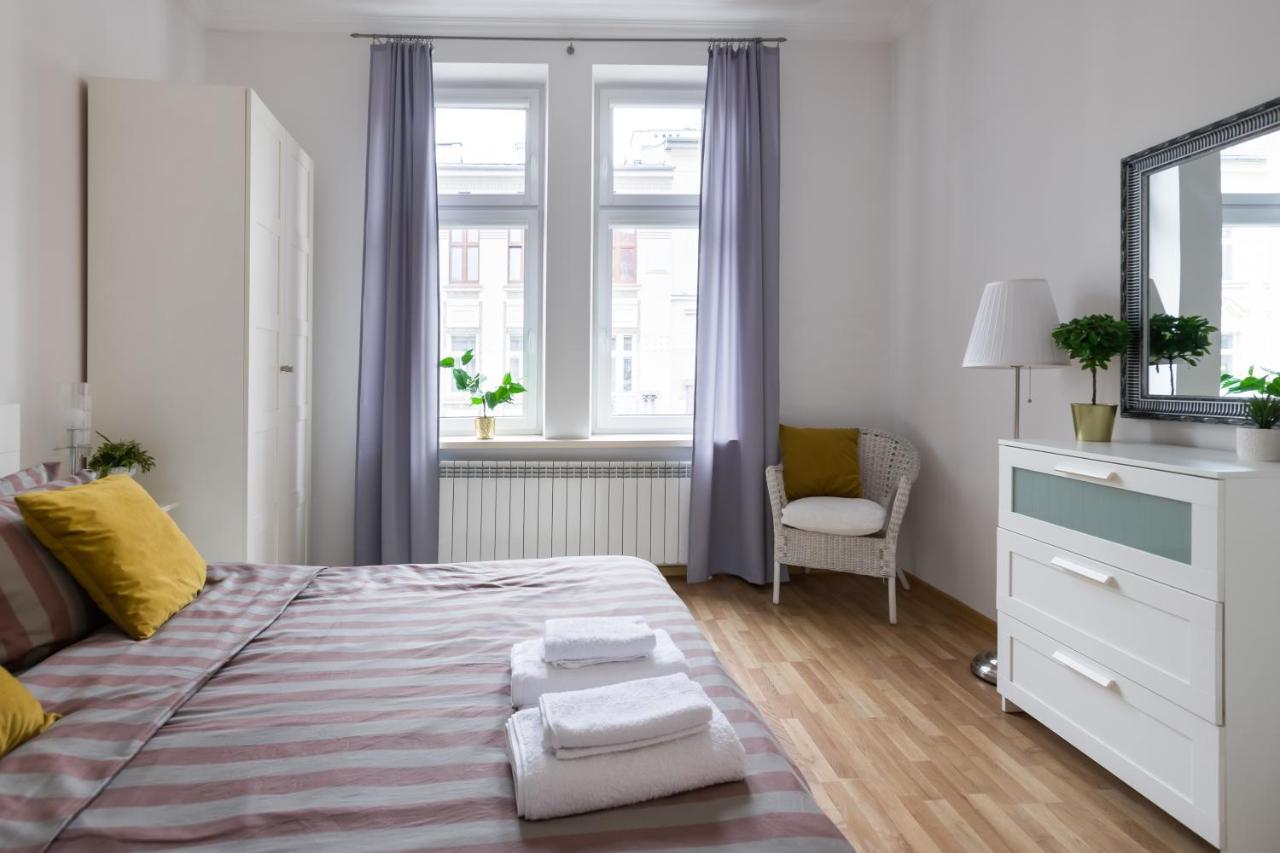 Discover Krakow Apartments - 3 Rakowicka St - Classic Apartments Near Main Station - Netflix Esterno foto