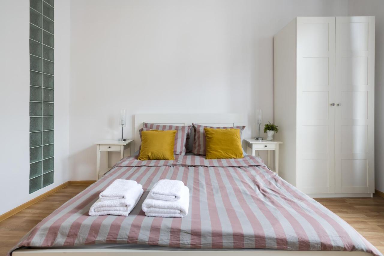 Discover Krakow Apartments - 3 Rakowicka St - Classic Apartments Near Main Station - Netflix Esterno foto