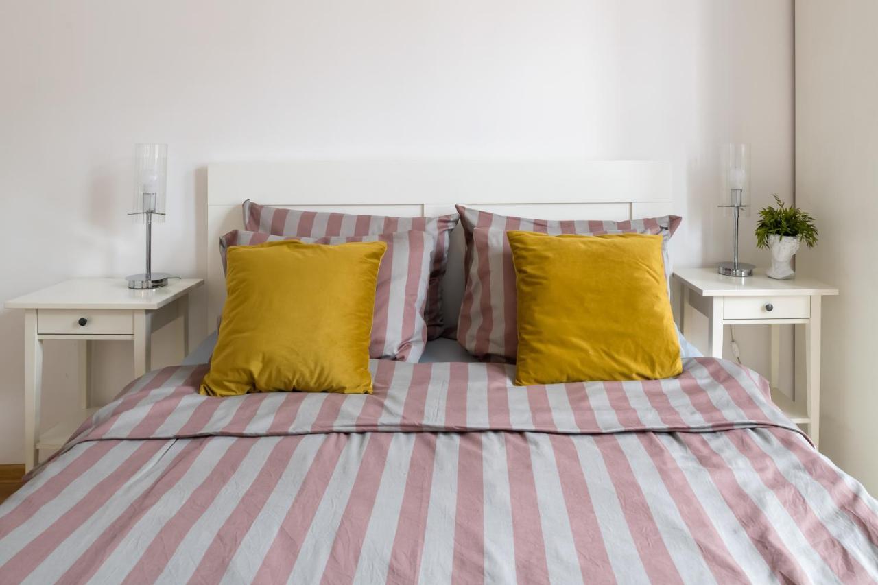 Discover Krakow Apartments - 3 Rakowicka St - Classic Apartments Near Main Station - Netflix Esterno foto