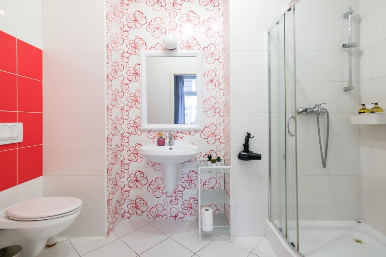 Discover Krakow Apartments - 3 Rakowicka St - Classic Apartments Near Main Station - Netflix Esterno foto